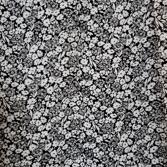 L. L.Bean Black and White Floral Shirt XL Cotton - Picture 7 of 7